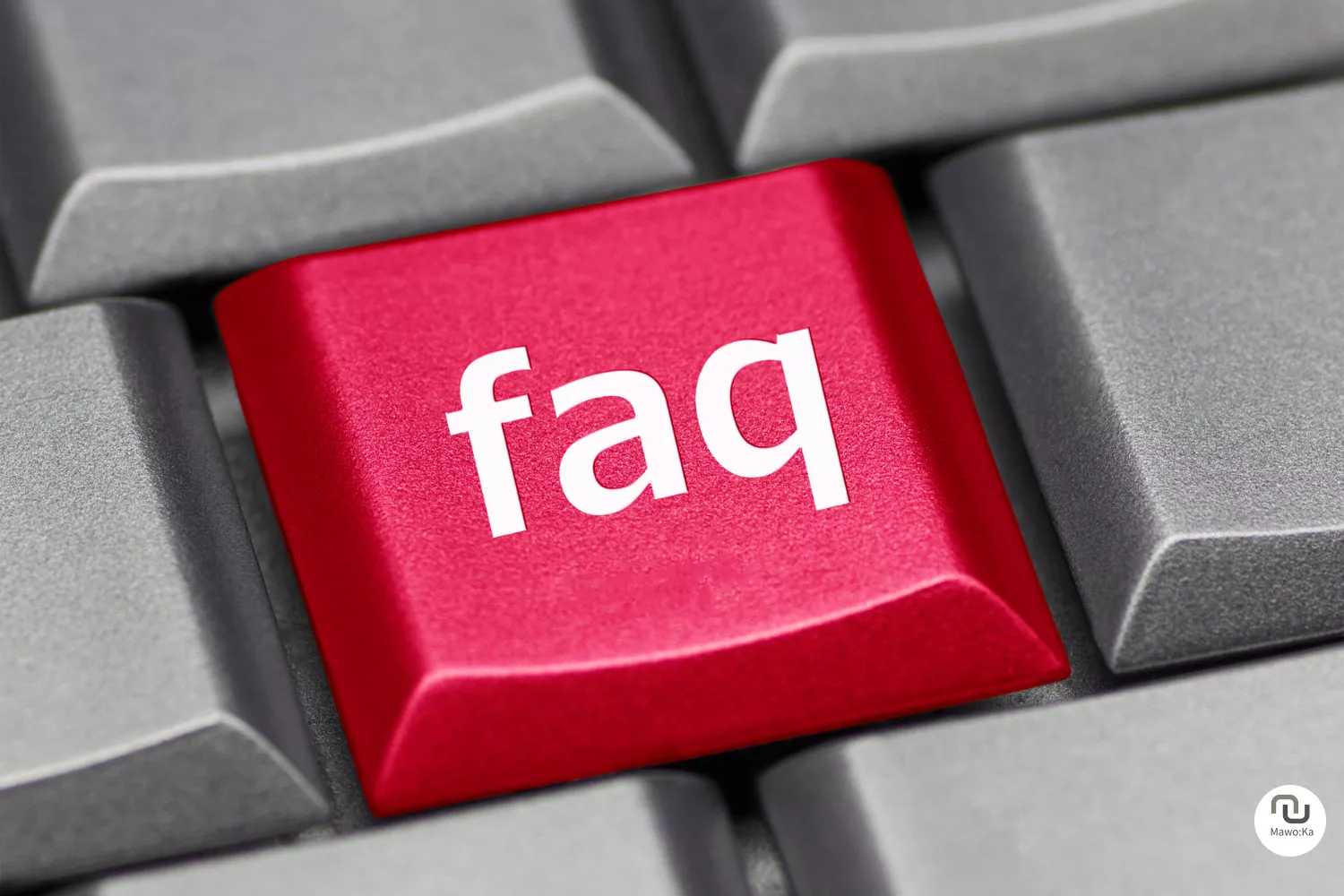 FAQ-Taste in rot mit weißer Schrift auf Tastatur FAQ-Taste in rot mit weißer Schrift auf Tastatur